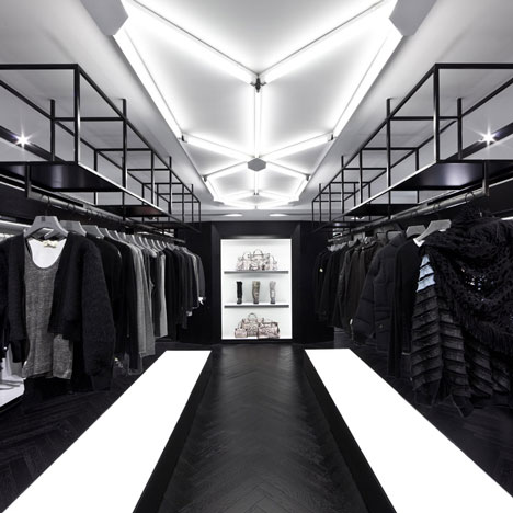 dezeen_Shine-at-the-Leighton-Centre-by-Nelson-Chow_8.jpg