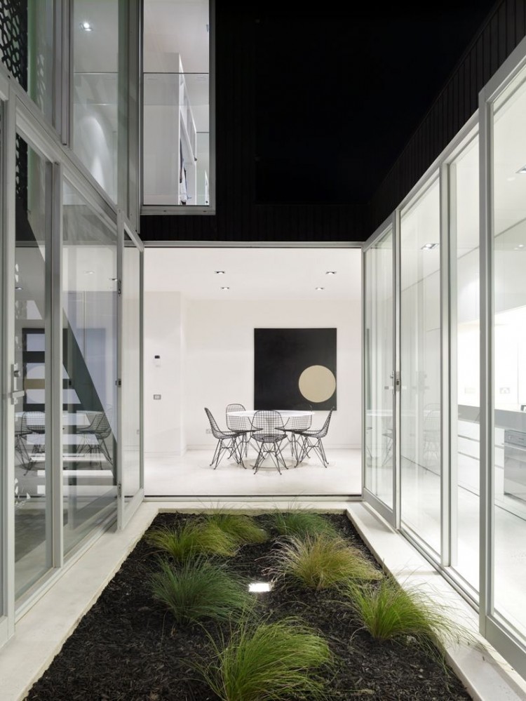 Lily-Street-House-07-750x999.jpg