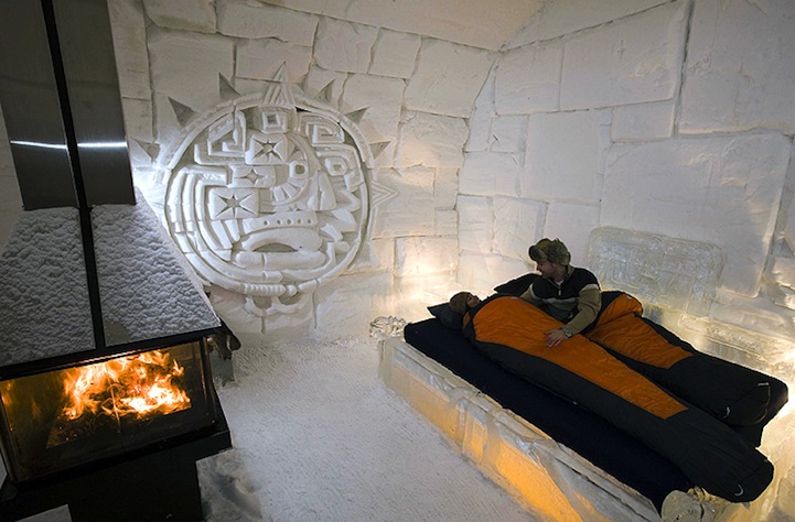 HotelDeGlace1.jpeg