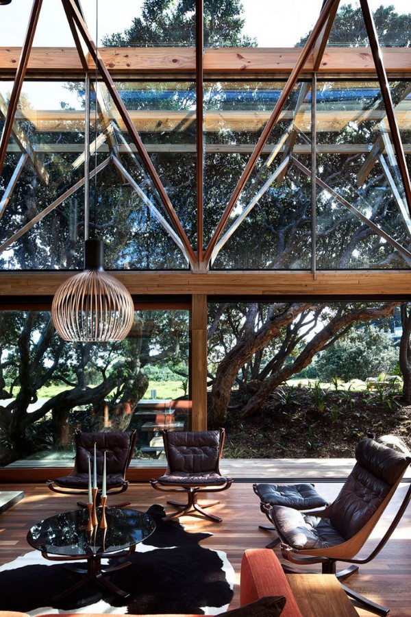 Pohutukawa-Beach-House-by-Herbst-Architects-9.jpg