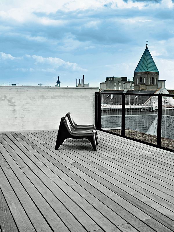 black-white-duplex-interior-design-porch.jpg