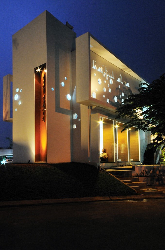 PRAYHOUSE-01-photo-by-Ardha-Dian-Rizky.jpg