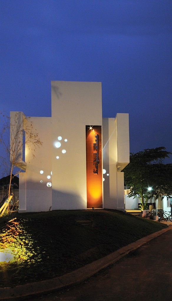 PRAYHOUSE-03-photo-by-Ardha-Dian-Rizky.jpg