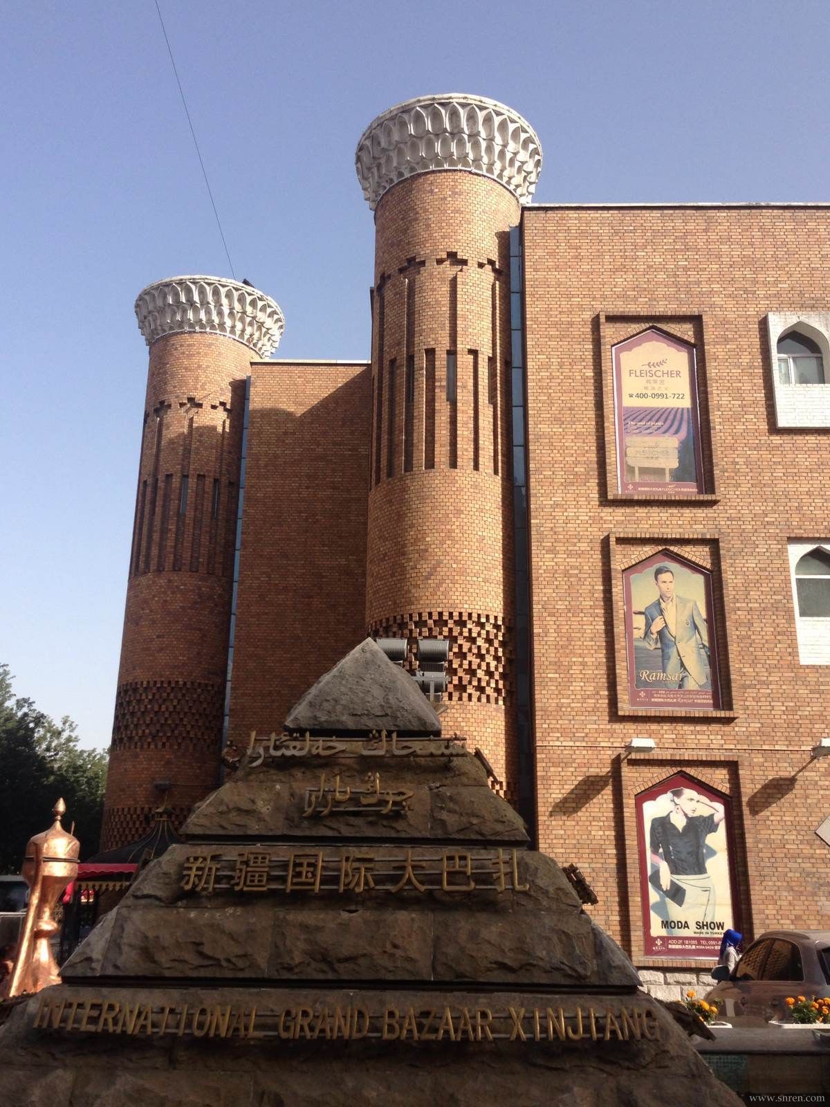 128-04.jpg