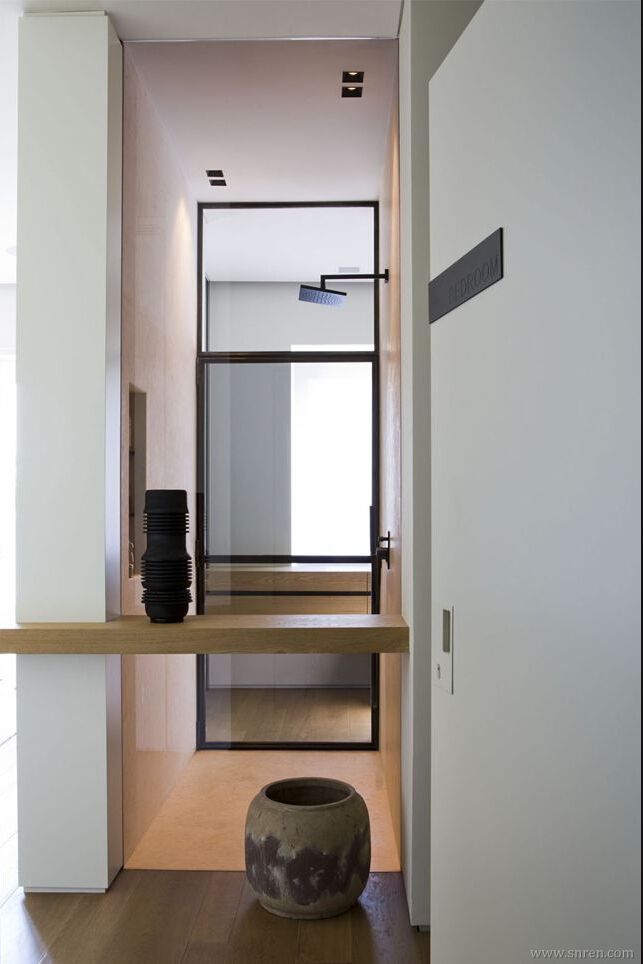 319-w11.jpg