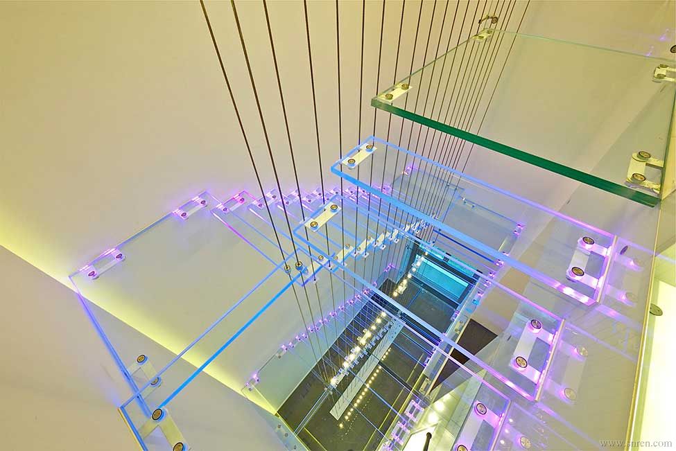 526-w15.jpg