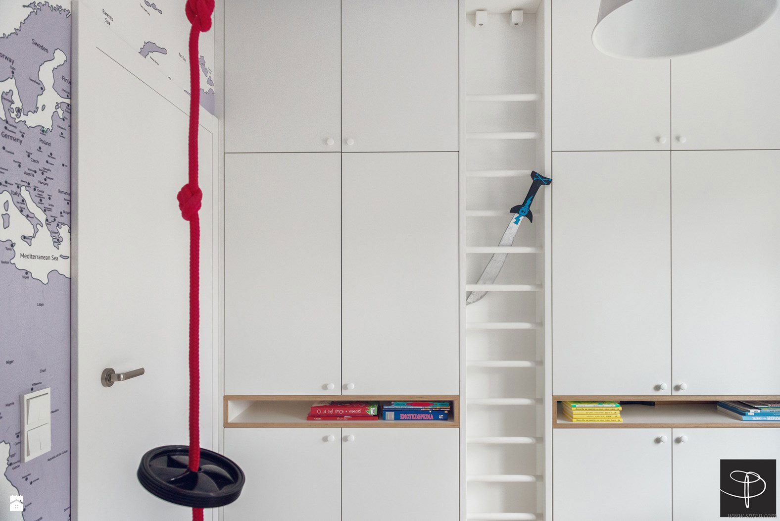 An-Art-Inspired-Interior-14.jpg