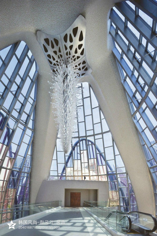 94)6)The Lotus Building.jpg