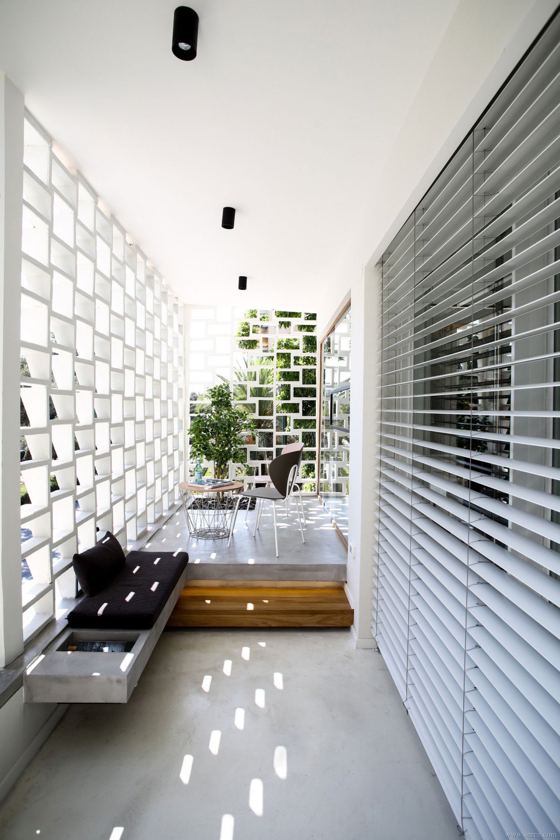 TLV-Ben-Gurion-Weisel-Apartment-08_snr.jpg