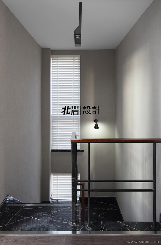 1117-x12_snr.jpg