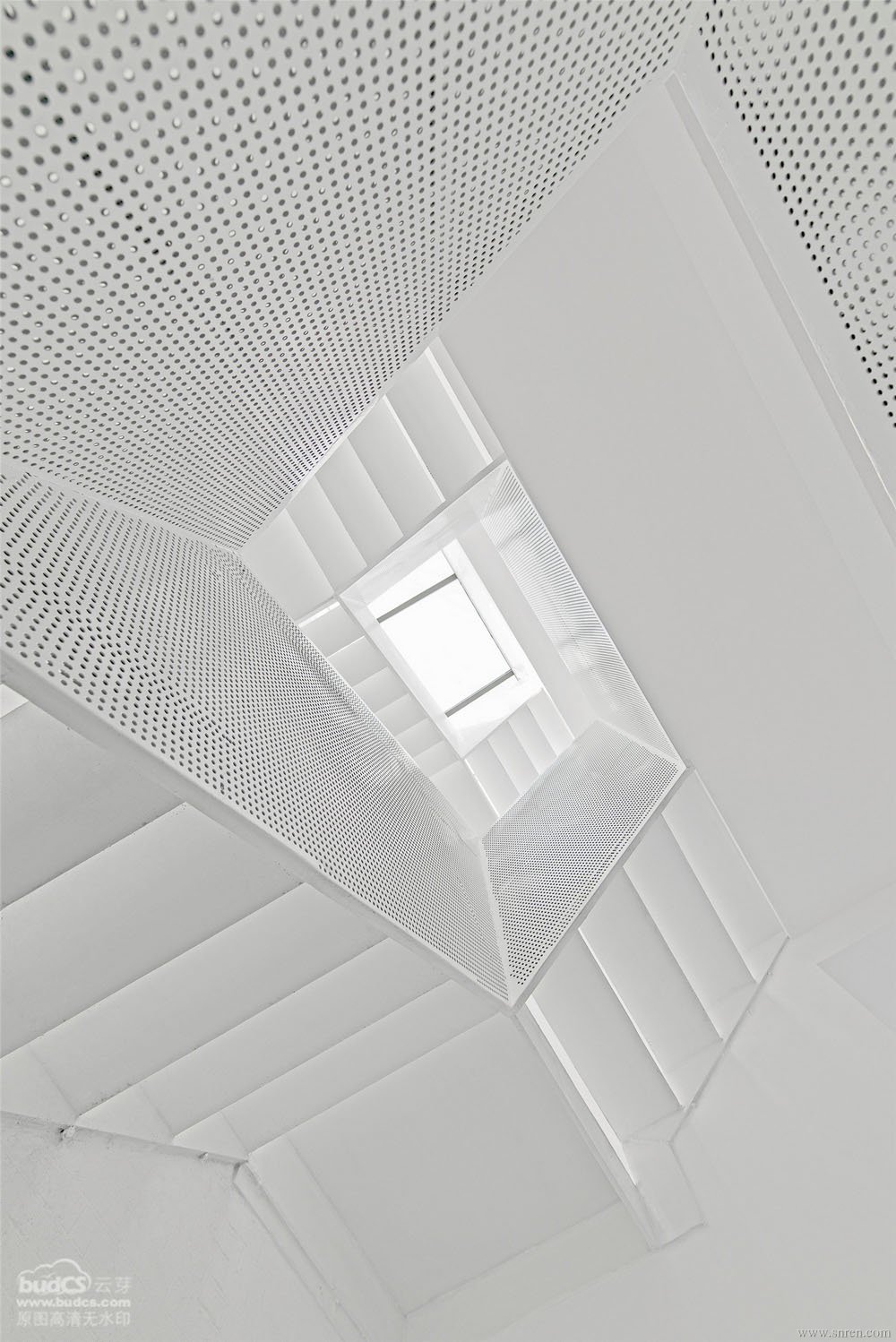 109-w09_snr.jpg
