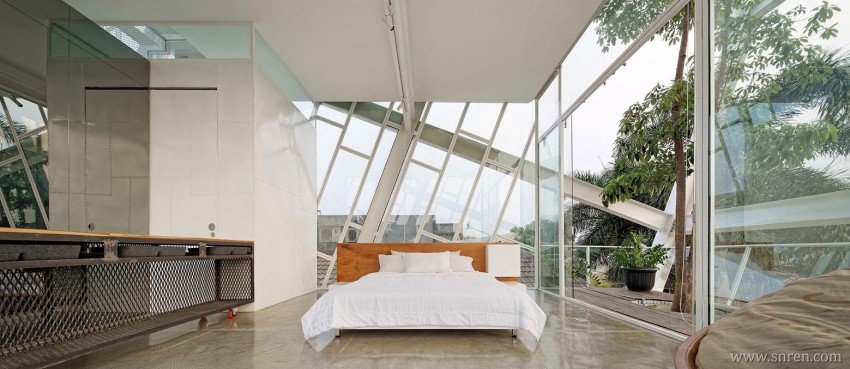 Slanted-House-06_snr.jpg