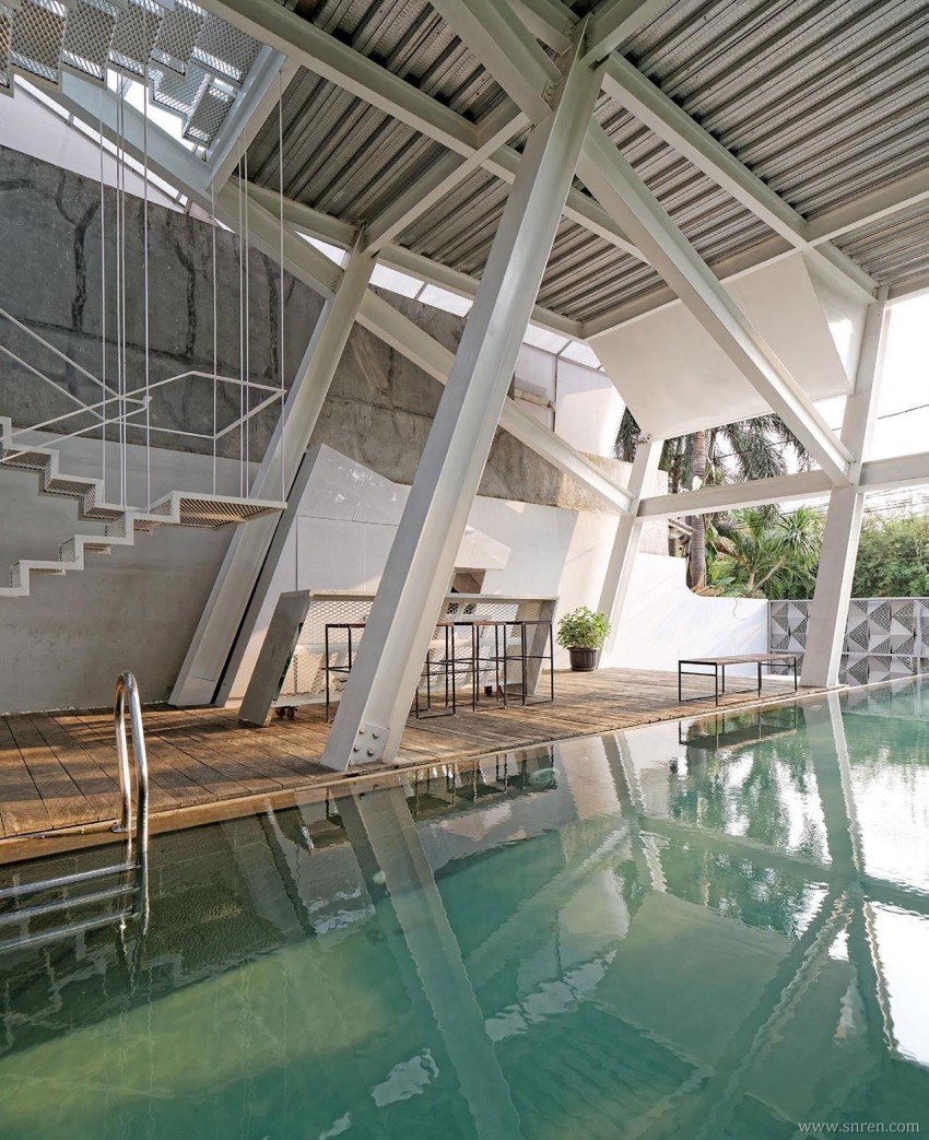 Slanted-House-11_snr.jpg