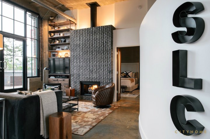 gothic-industrial-loft-02_snr.jpg
