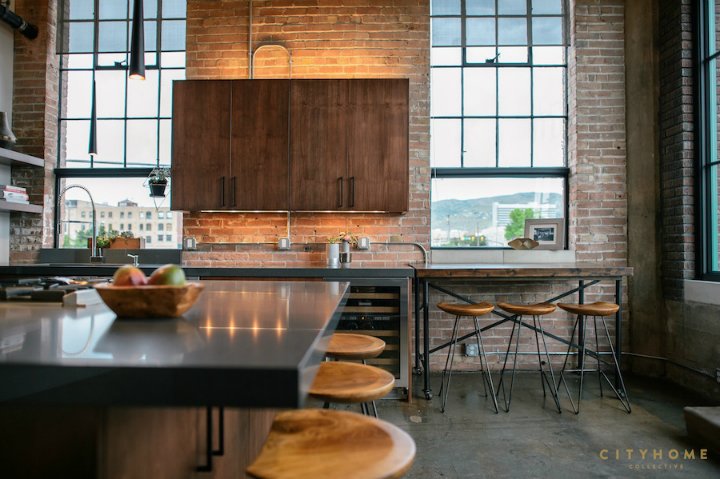 gothic-industrial-loft-04_snr.jpg
