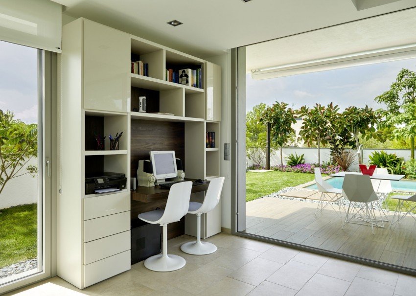 Designer-Villa-Close-to-the-Sea-19_snr.jpg