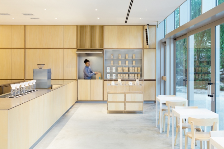 Blue-Bottle-Coffee-Roppoingi-by-Schemata-Architects-Tokyo-Japan.jpg