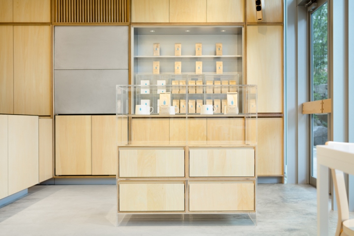 Blue-Bottle-Coffee-Roppoingi-by-Schemata-Architects-Tokyo-Japan-06.jpg