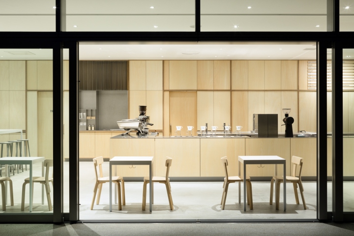 Blue-Bottle-Coffee-Roppoingi-by-Schemata-Architects-Tokyo-Japan-08.jpg