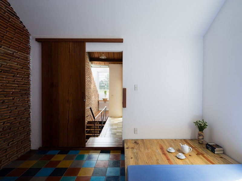 Uncles-House-2.jpg