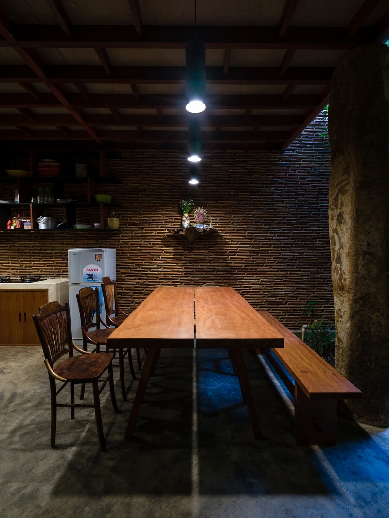 Uncles-House-9.jpg