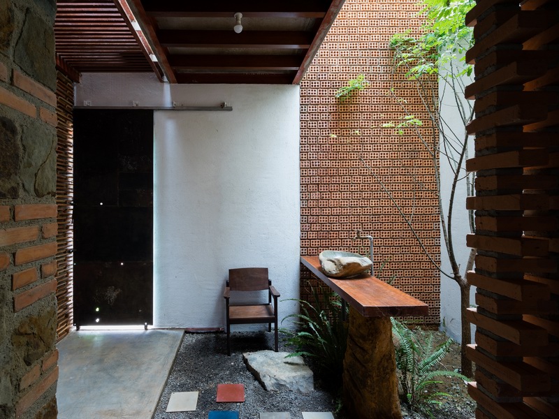 Uncles-House-18.jpg