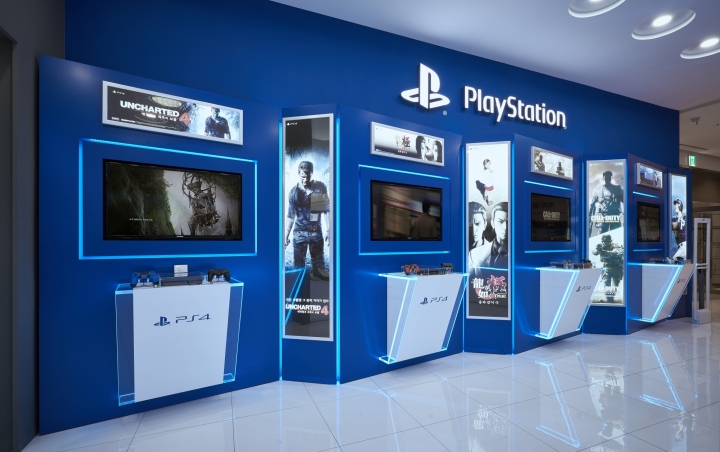 Sony-PlayStation-shop-by-studio-IMA-Seoul-South-Korea-02.jpg