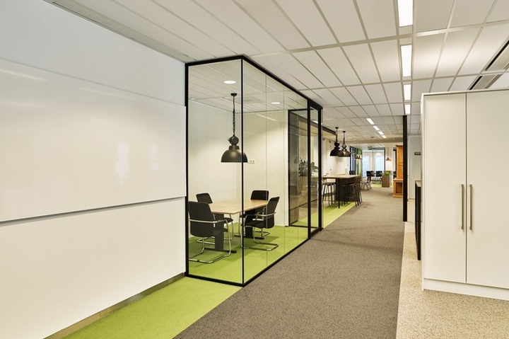 Holland-Barrett-Office-by-New-Purpose-Amsterdam-Netherlands06.jpg