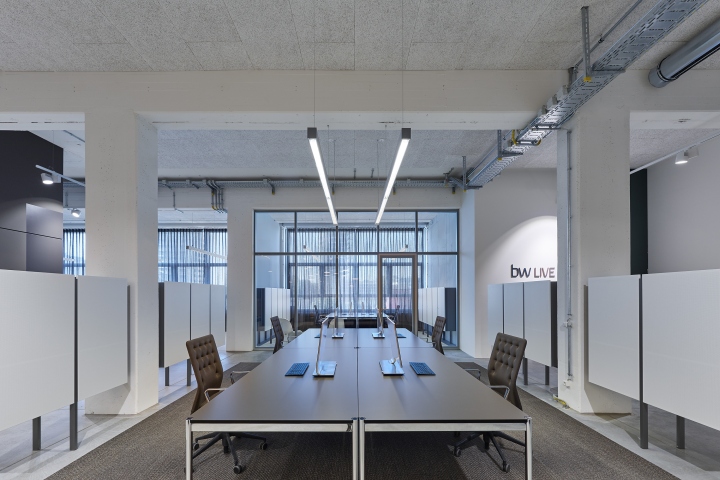 bw-LIVE-office-by-Studio-Alexander-Fehre-Munich-Germany-08.jpg
