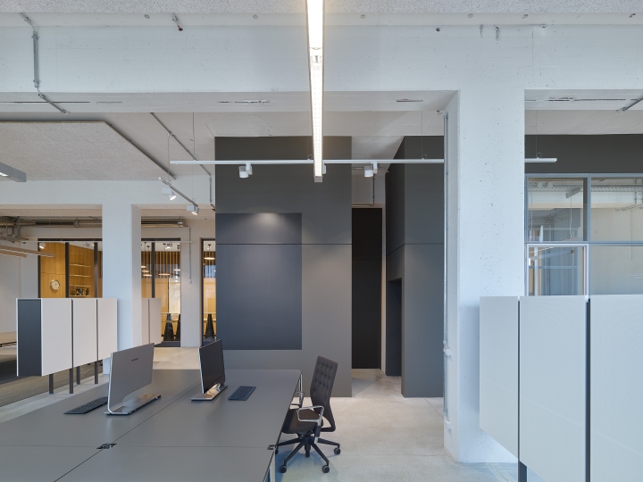 bw-LIVE-office-by-Studio-Alexander-Fehre-Munich-Germany-09.jpg