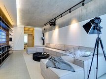 基辅粗犷与精致的冲突公寓 / FORM Architects Bureau