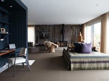 Lakeside lair 湖滨巢穴