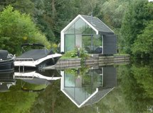荷兰 Loosdrechtse Plas的河畔休闲屋