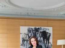 《Alexandra Fain Sur》对19世纪风格的翻新