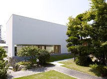 Garden Tree House by Hironaka Ogawa