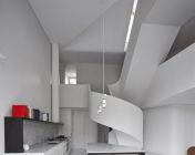 有飞舞旋梯的时髦LOFT公寓--Adrian Amore Architects