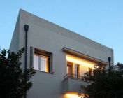 Minas Kosmidis希腊雅典温暖如春的住宅
